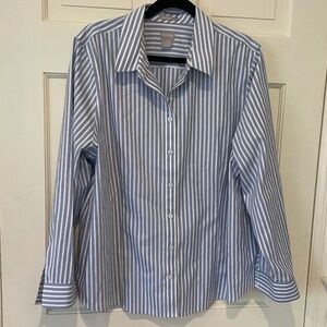 Chicos No Iron Cool Max Blue & White Striped Button Up Blouse